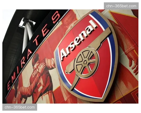 评论：阿森纳“后腰中卫化”战术革新引领英超防守新趋势